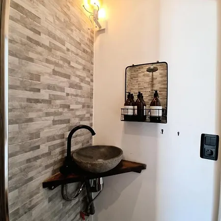 Nature Getaway In Cottage, Hiking, Pool, Climbing Apartment La Penne
