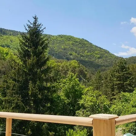 Apartment Nature Getaway In Cottage, Hiking, Pool, Climbing