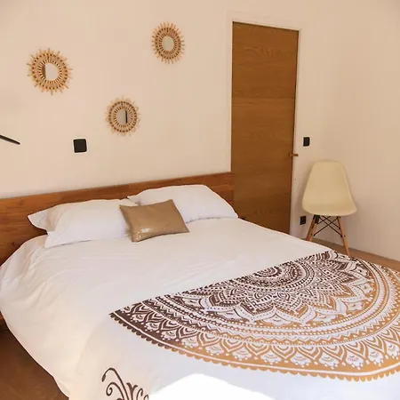 Nature Getaway In Cottage, Hiking, Pool, Climbing Apartment