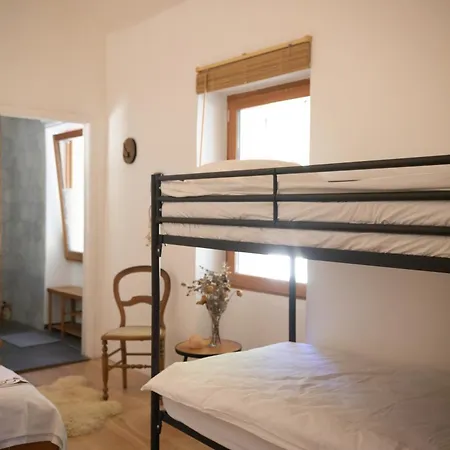 Nature Getaway In Cottage, Hiking, Pool, Climbing Apartment *